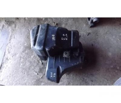 Корпус воздушного фильтра Mitsubishi Pajero MR404586 