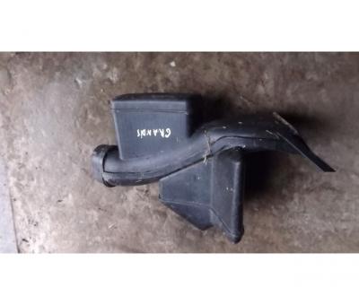 Повітрозабірник для Mitsubishi Grandis MN110585