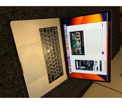 MacBook PRO 15' 256 GB 2017 (MPTR2)