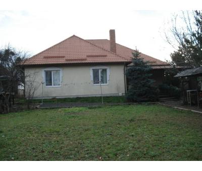 Продається будинок біля Луцька