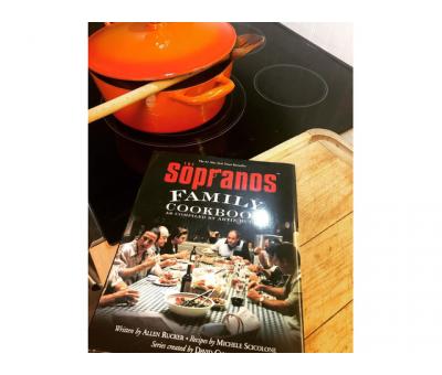 Kулинаpная книга кланa Сопранo Thе Soprаnоs Family Cооkbооk