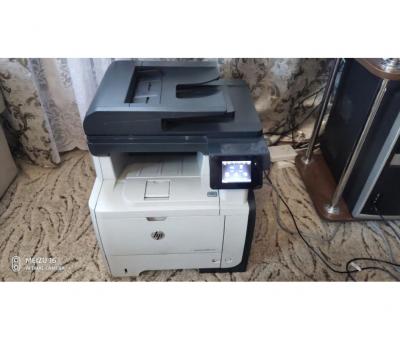 Багатофункціональний пристрій Lazer Jet Pro MFP 521 dw у відмінному стані!